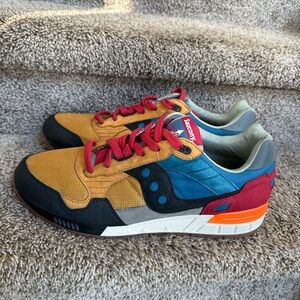 Saucony Shadow Men’s Colorful Leather Sneakers with Red Accents